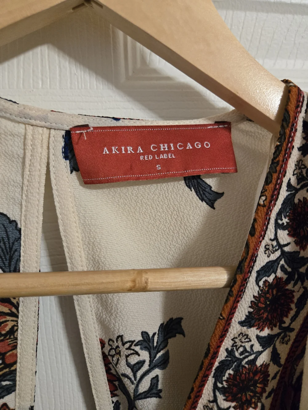 Akira Chicago Red Label Floral Wrap Crop Top in Cream Size Small - Picture 3 of 8